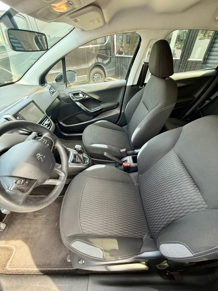 Peugeot 208 1,6 BlueHDi 100 Active 5d