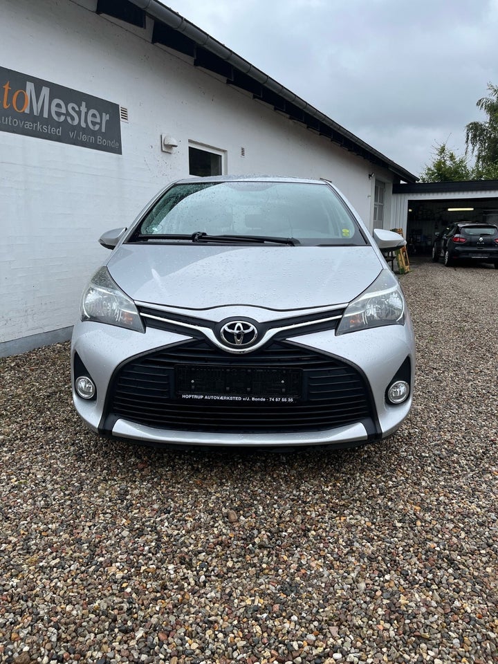 Toyota Yaris 1,0 VVT-i T1 5d