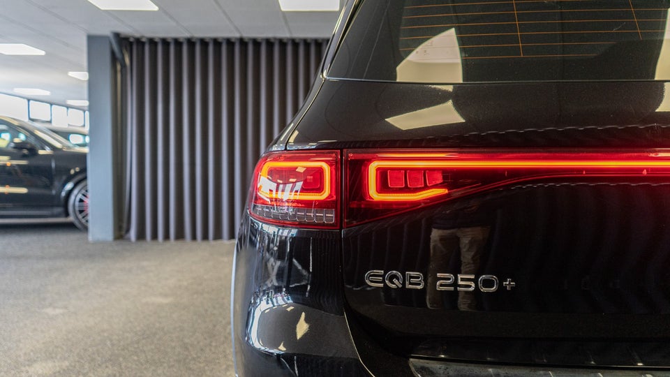 Mercedes EQB250+ Progressive 7prs 5d