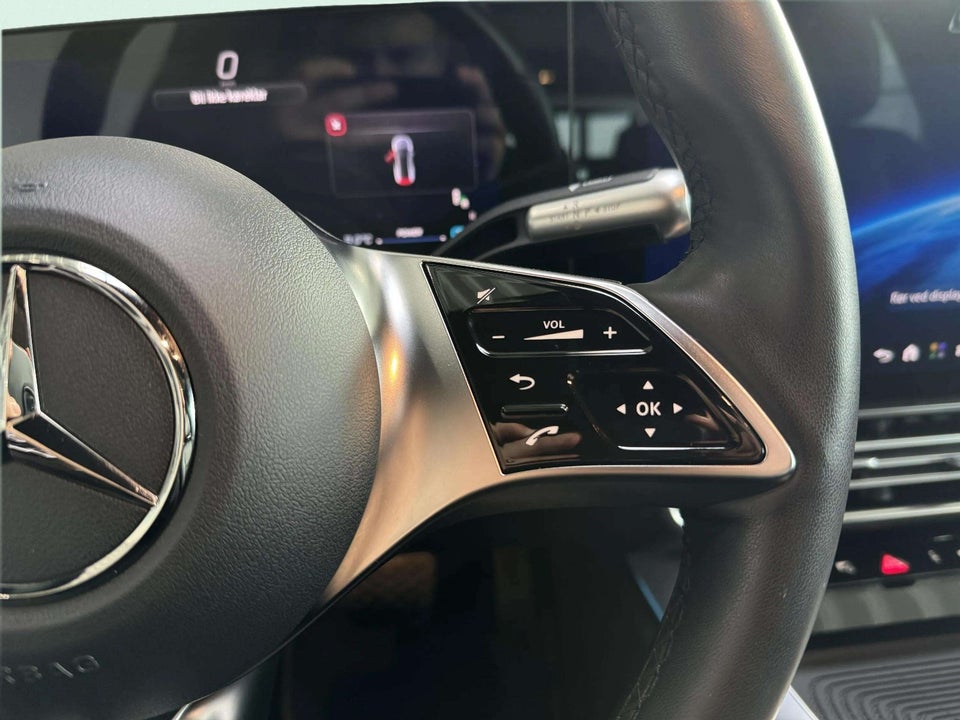 Mercedes CLA350 electric 4Matic 4d
