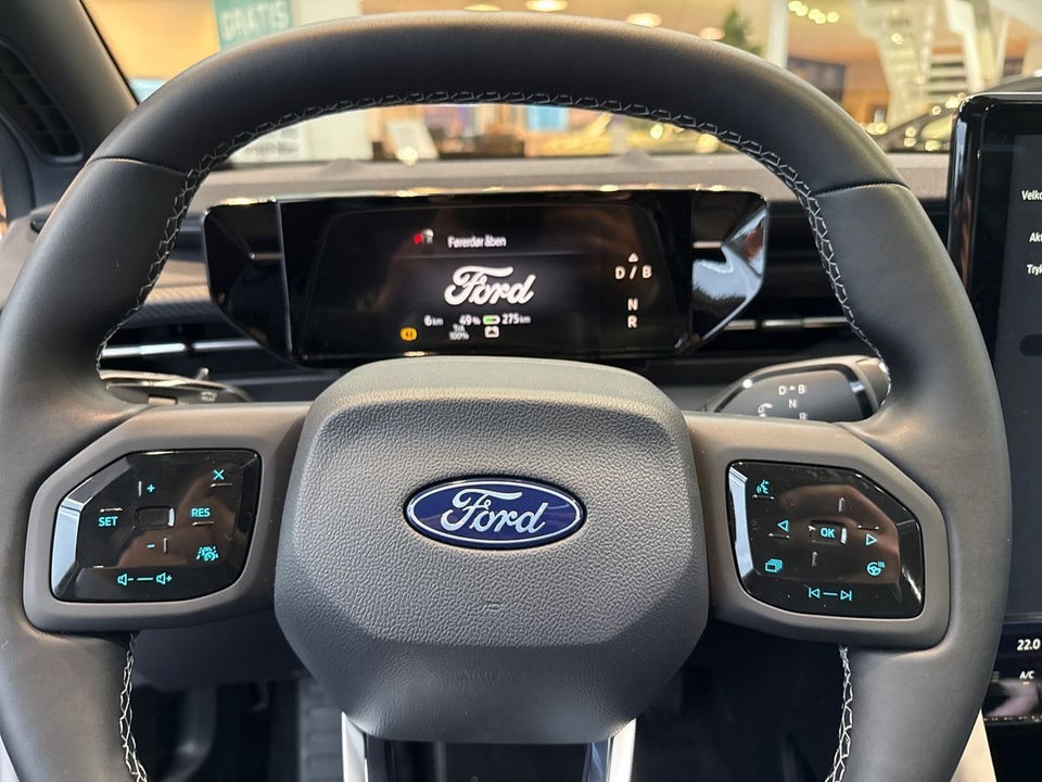 Ford Explorer 77 Premium Extended Range 5d