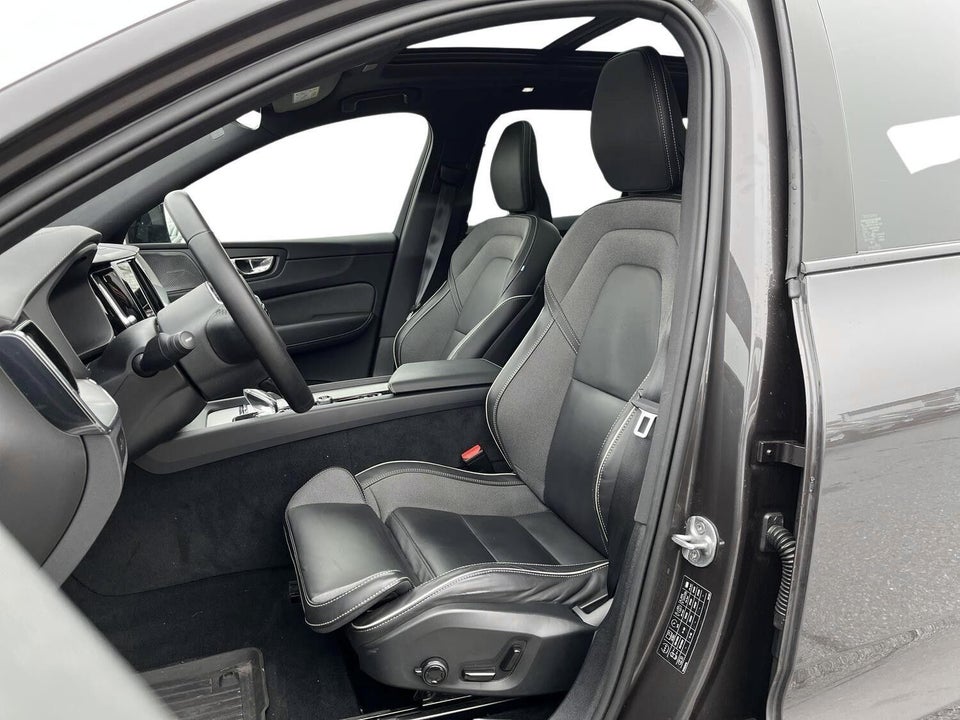 Volvo XC60 2,0 T6 ReCharge Ultimate Dark aut. AWD 5d