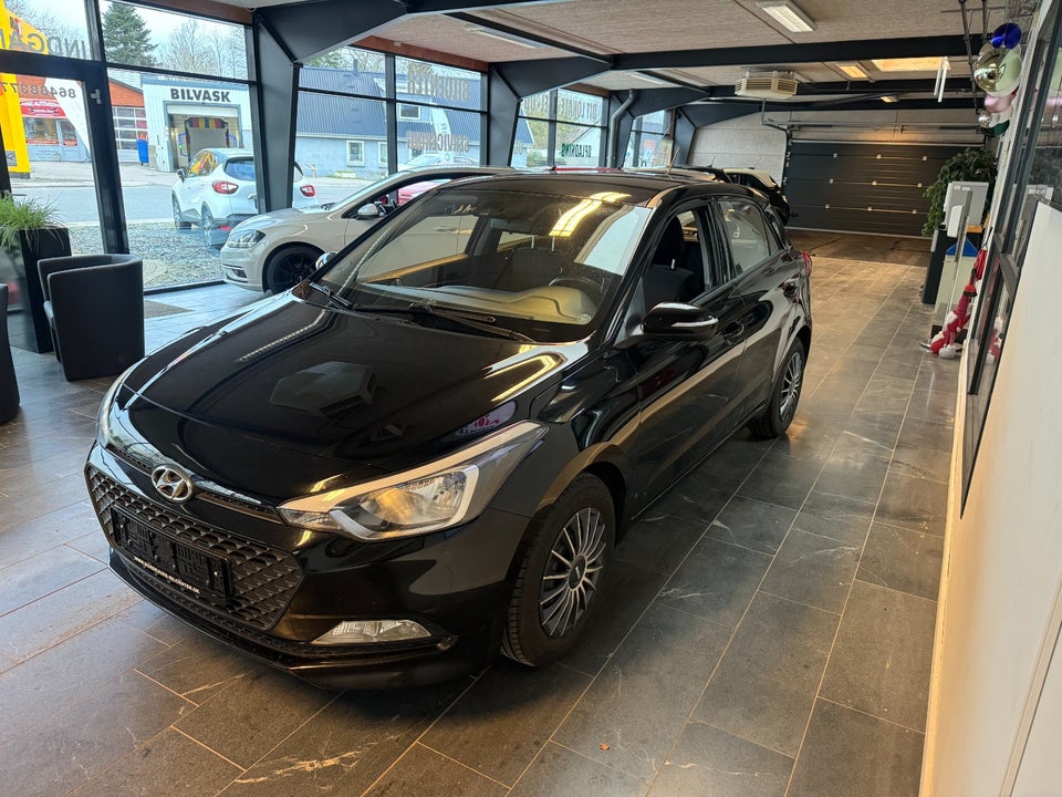 Hyundai i20 1,25 Passion 5d