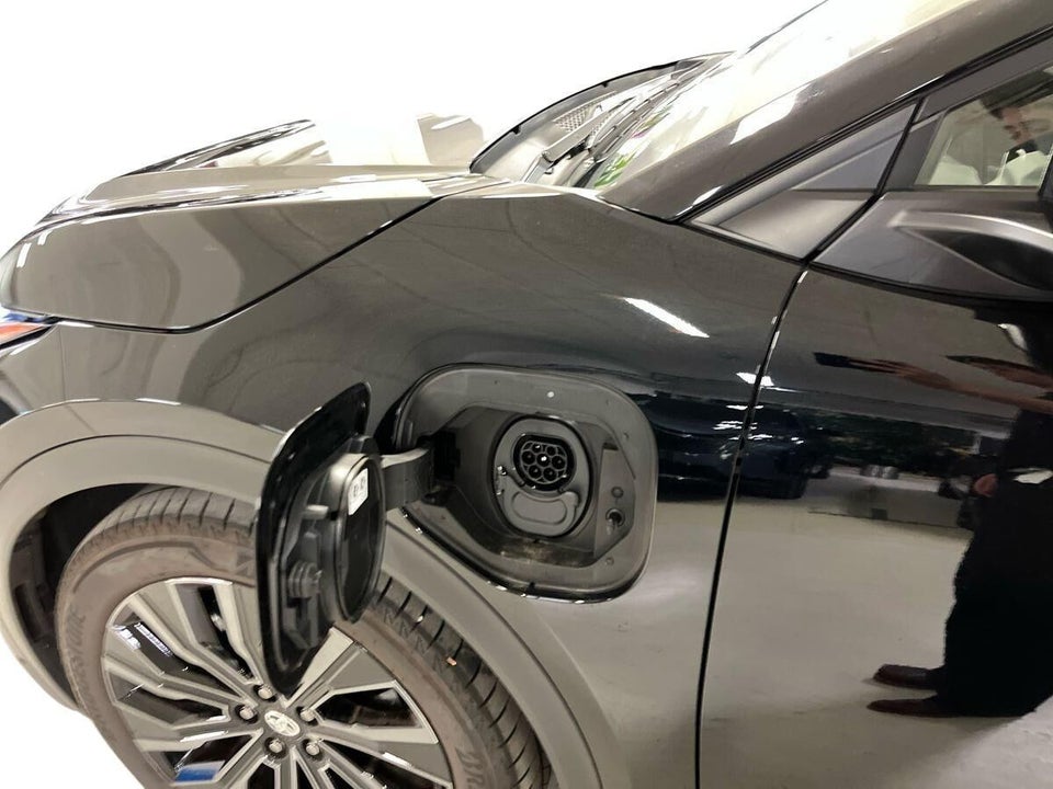Toyota C-HR+ 77 Executive AWD 5d
