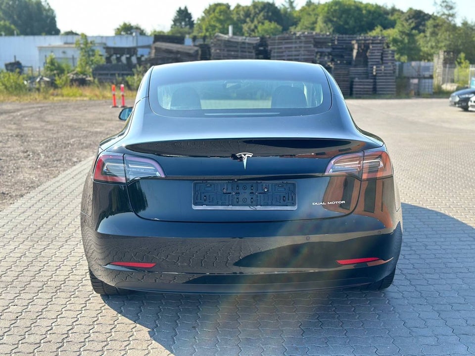 Tesla Model 3 Long Range AWD 4d
