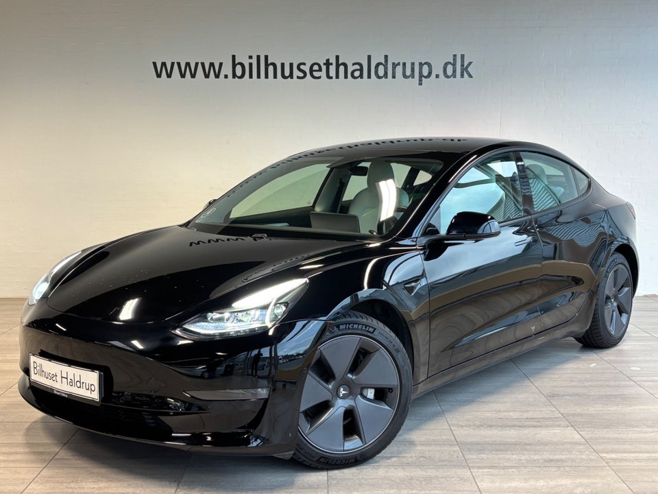 Tesla Model 3 Long Range AWD 4d