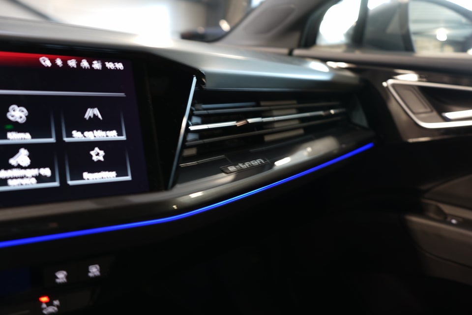 Audi Q4 e-tron 40 S-line 5d