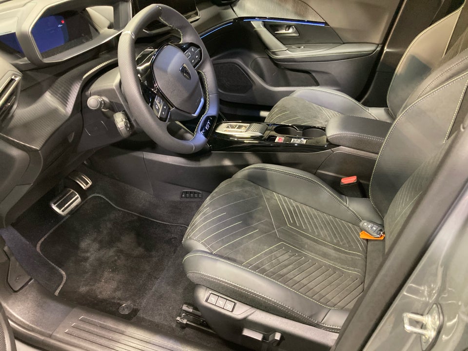 Peugeot e-2008 54 GT 5d