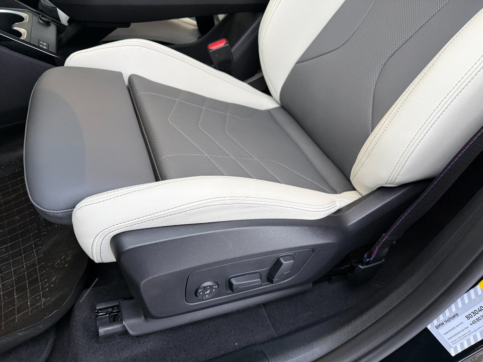 BMW iX1 eDrive20 Superchraged 5d