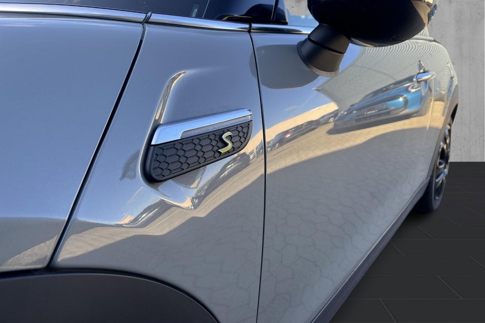 MINI Cooper SE Classic Trim 3d