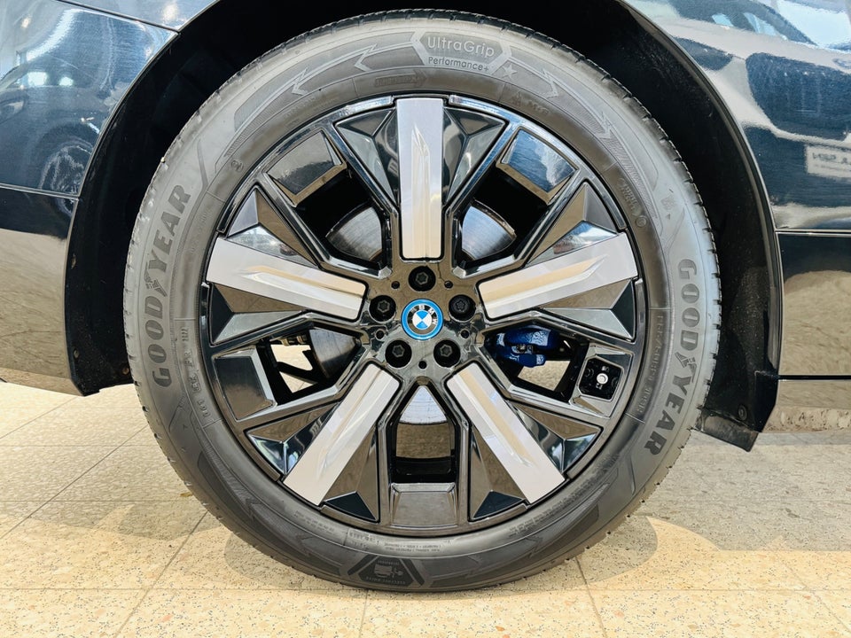 BMW iX xDrive40 Supercharged 5d