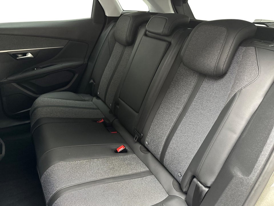 Peugeot 3008 1,5 BlueHDi 130 Allure Limited EAT8 5d