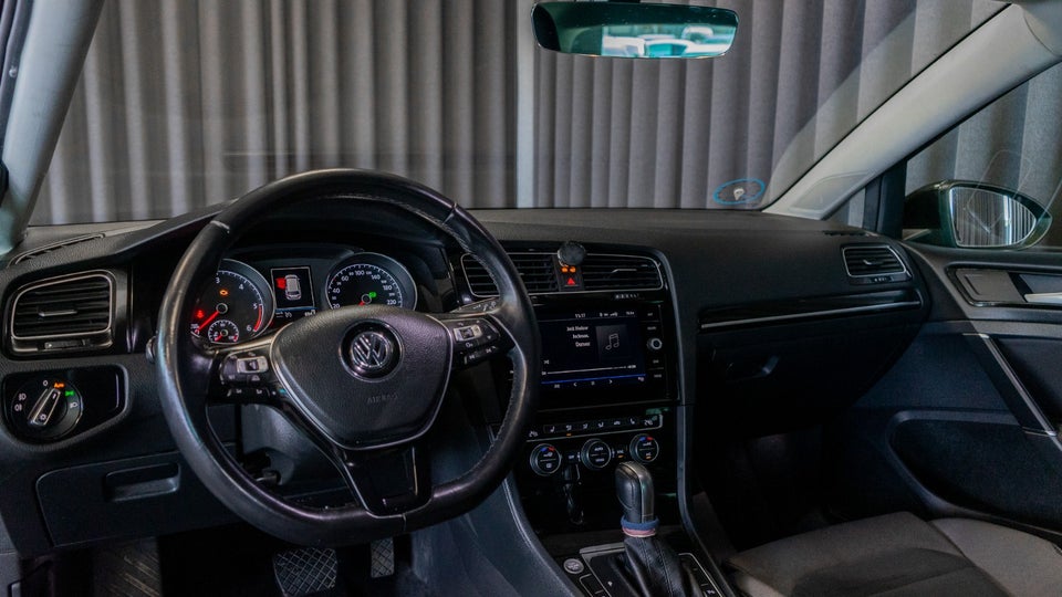 VW Golf VII 2,0 TDi 150 Highline Variant DSG 5d