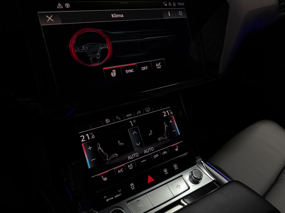Audi e-tron 55 Advanced quattro 5d