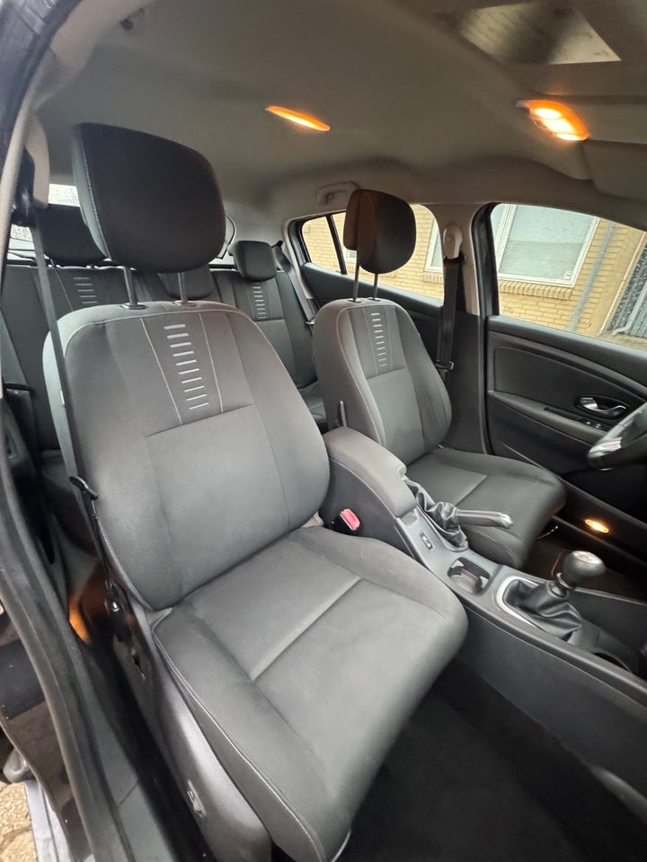 Renault Megane III 1,6 110 Expression Sport Tourer 5d