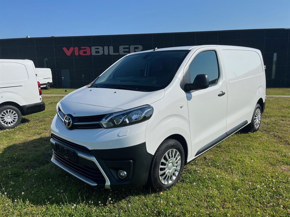 Toyota ProAce 2,0 D 122 Medium Comfort Master aut. 5d