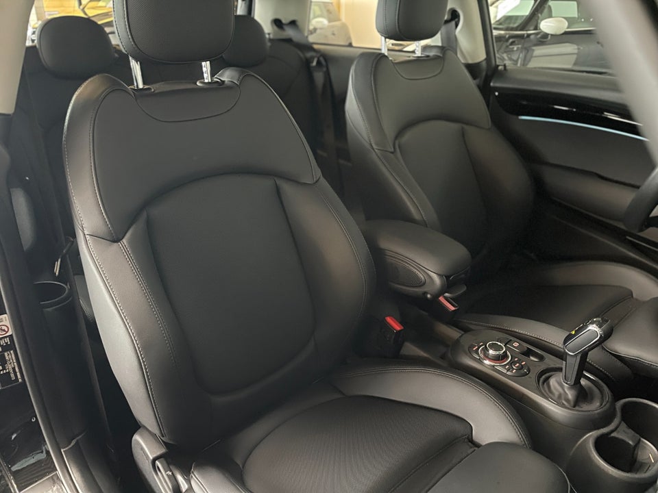 MINI Cooper SE Classic Trim 3d