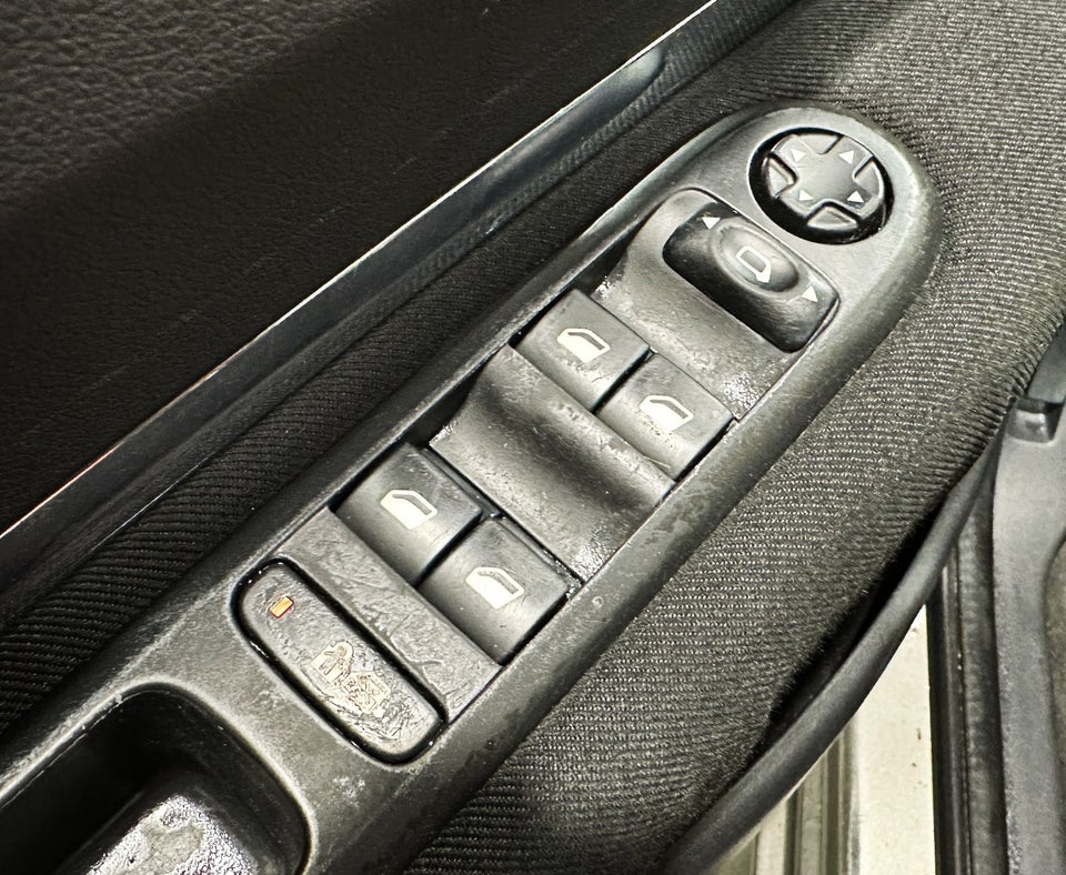 Peugeot 5008 2,0 HDi 150 Premium 7prs 5d