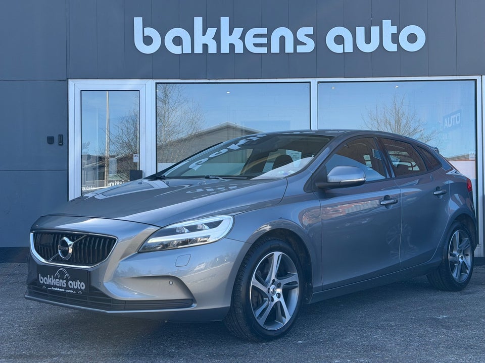 Volvo V40 2,0 D3 150 Momentum aut. 5d