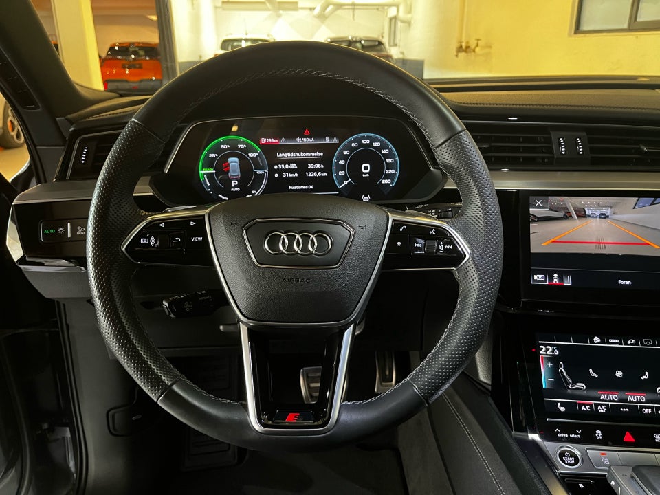 Audi Q8 e-tron 55 S-line quattro 5d