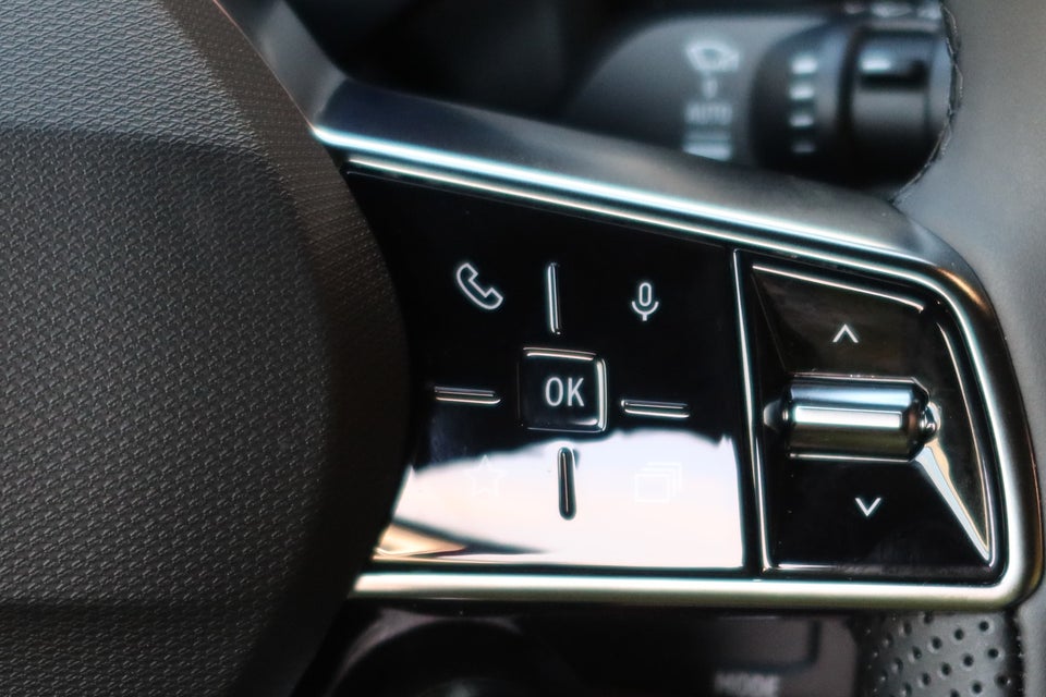 Renault 5 E-Tech 40 Iconic 5d