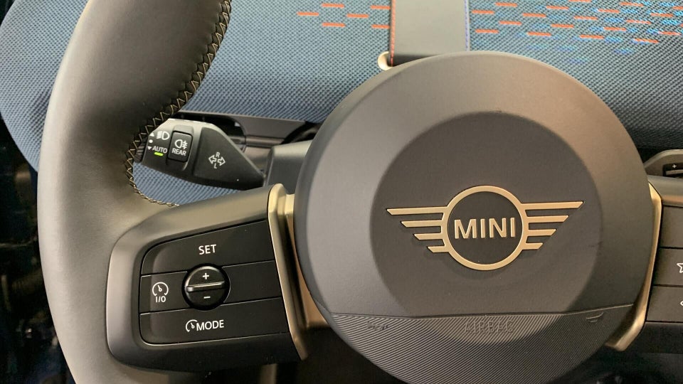 MINI Aceman E Favoured Trim M 5d