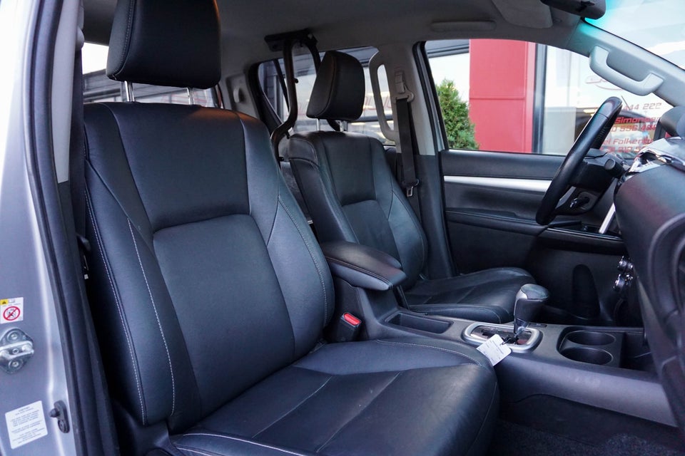 Toyota HiLux 2,4 D-4D 150 T4 Db.Kab aut. 4x4 4d