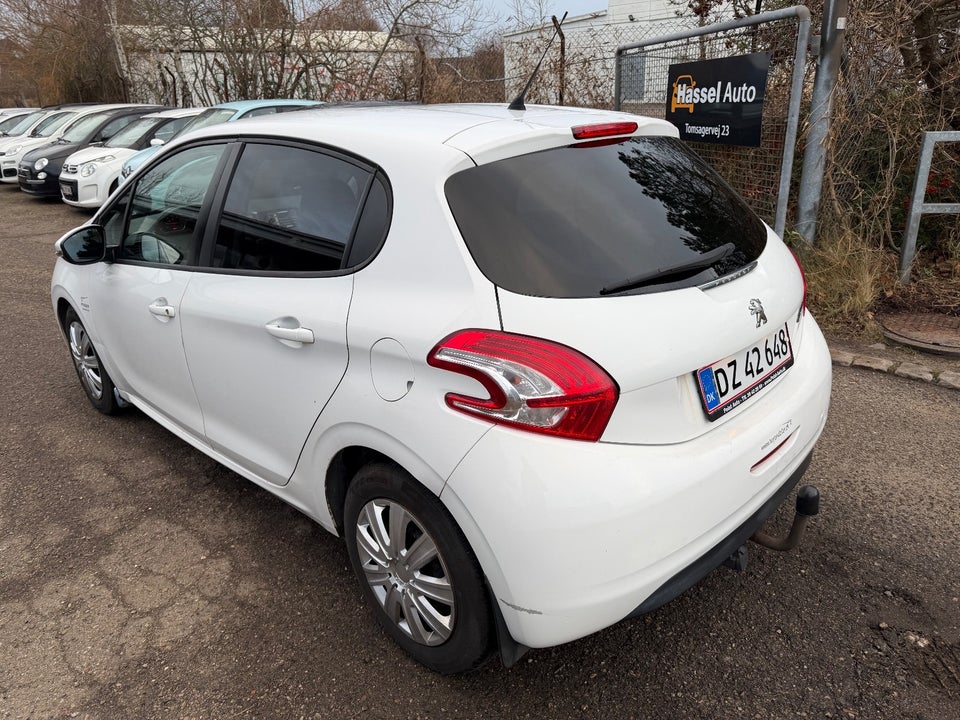 Peugeot 208 1,6 e-HDi 92 Active 5d