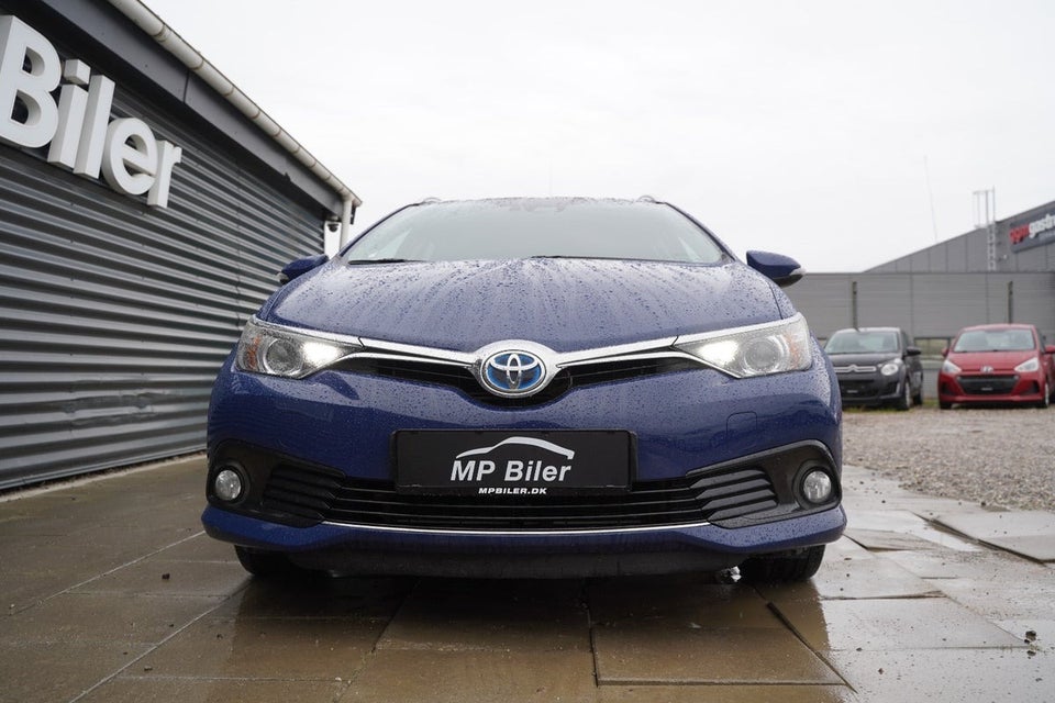 Toyota Auris 1,8 Hybrid H2 Comfort Touring Sports CVT 5d