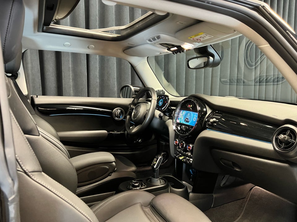 MINI Cooper SE Classic Trim 3d