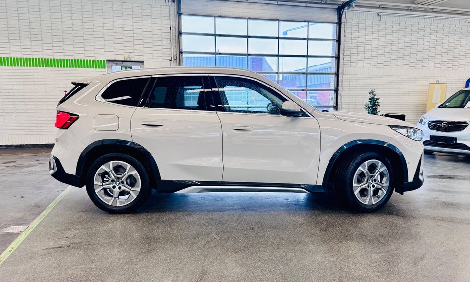 BMW iX1 eDrive20 X-Line 5d