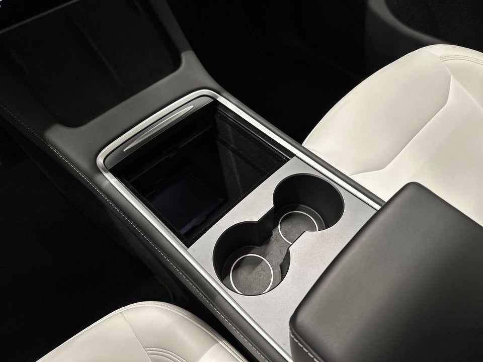 Tesla Model Y Long Range AWD 5d