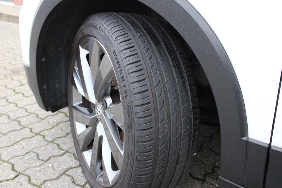 VW T-Cross 1,0 TSi 115 First Edition 5d