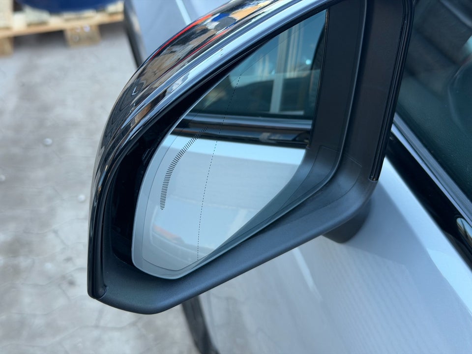 Volvo XC40 ReCharge Extended Range Plus 5d