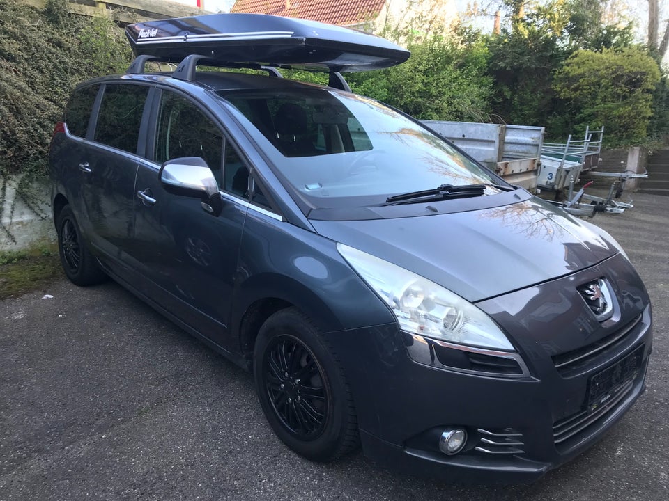 Peugeot 5008 1,6 HDi 110 Premium 7prs 5d