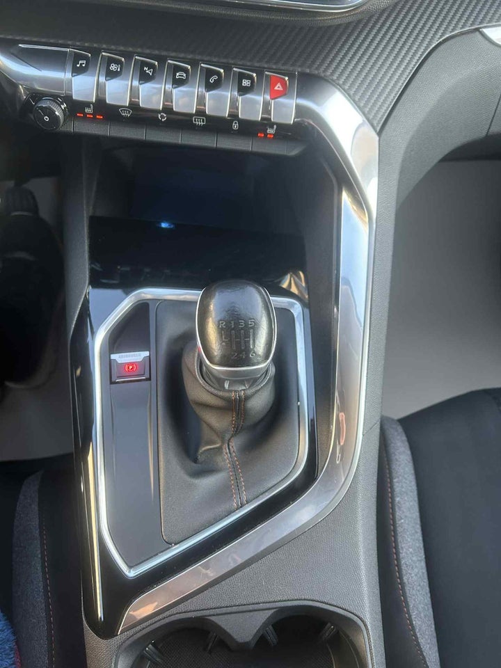 Peugeot 3008 1,2 e-THP 130 Active 5d