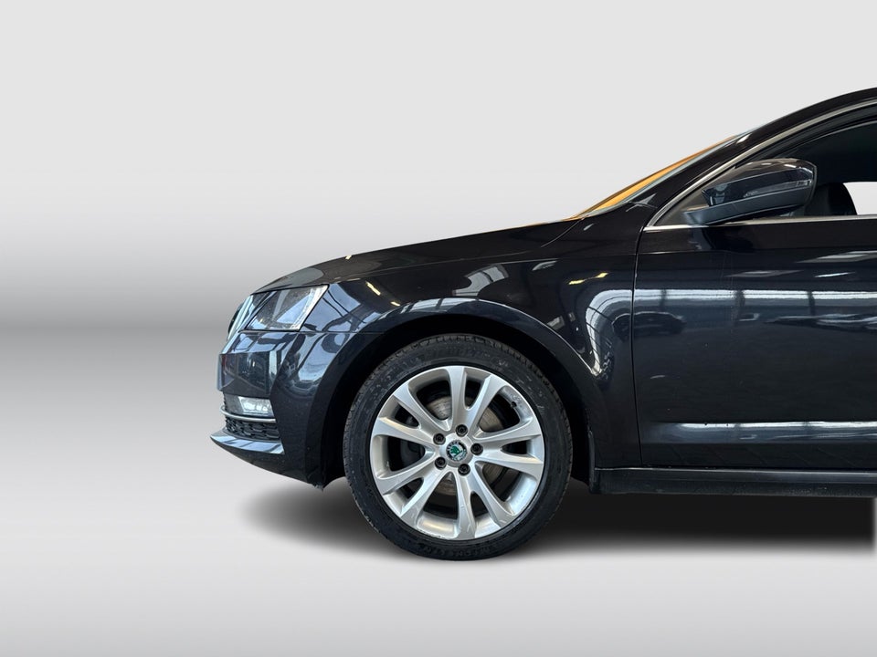 Skoda Octavia 2,0 TDi 150 Business Line+ Celebration Combi DSG 5d