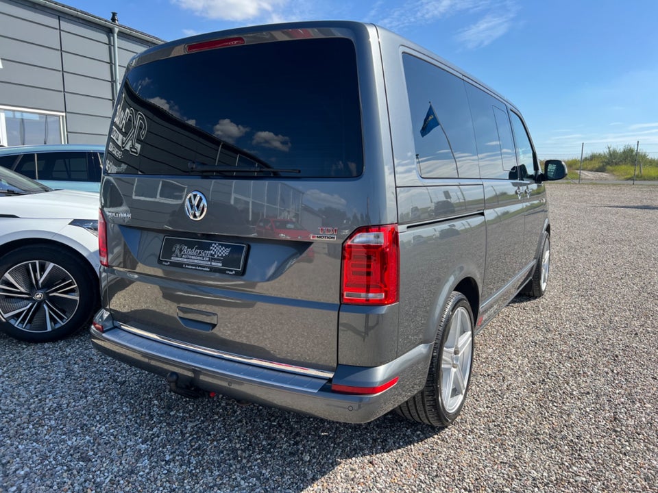 VW Multivan 2,0 TDi 204 Highline DSG 4Motion kort