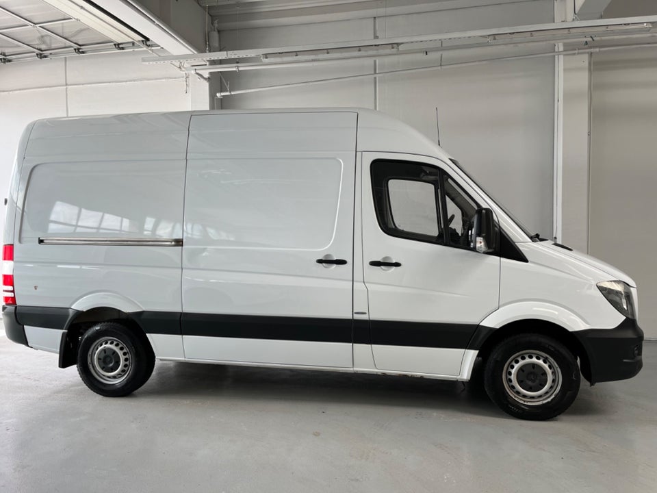 Mercedes Sprinter 216 2,2 CDi R2 Kassevogn aut.