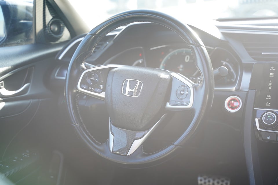 Honda Civic 1,5 VTEC Turbo Executive CVT 4d