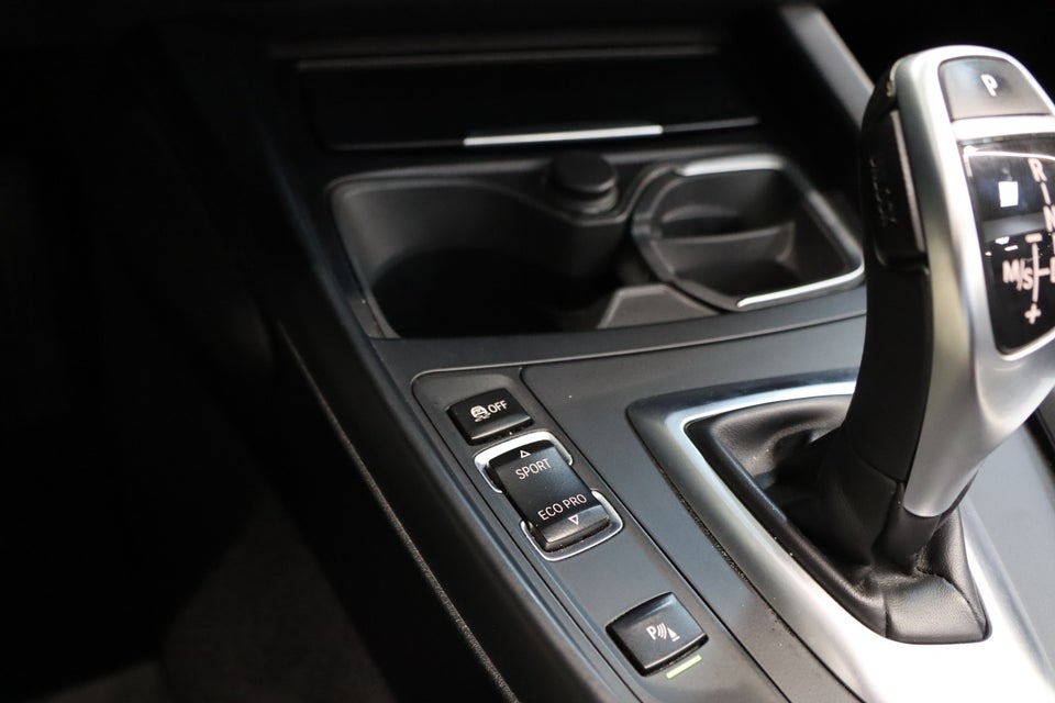 BMW 220d 2,0 Cabriolet aut. 2d