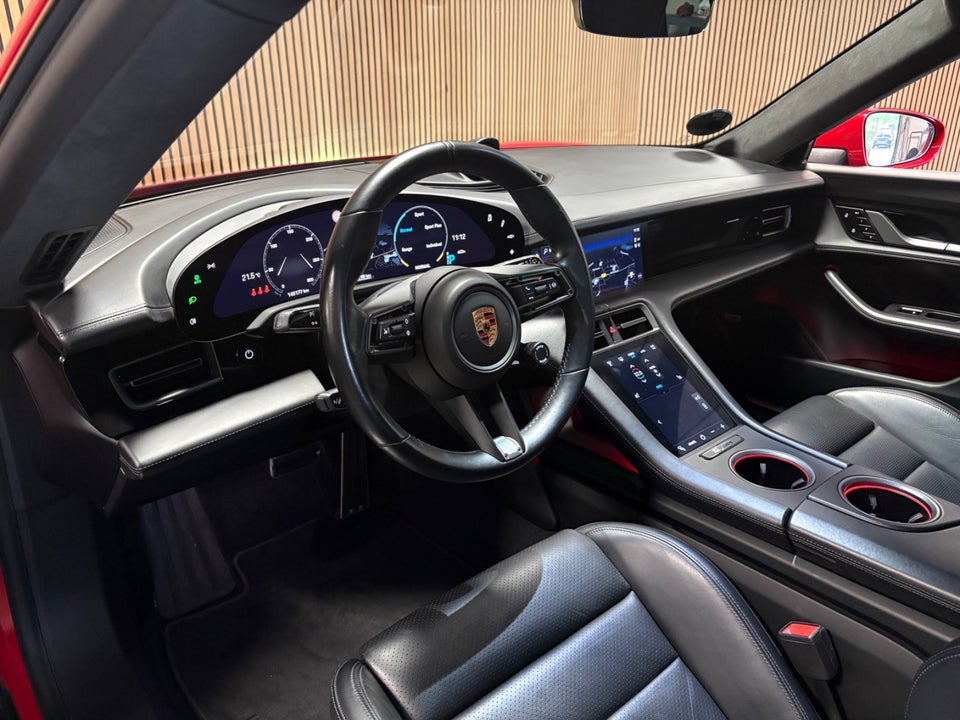 Porsche Taycan Turbo Performance+ Cross Turismo 5d