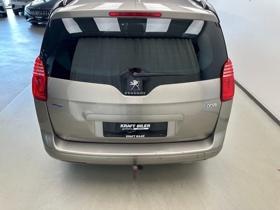 Peugeot 5008 1,6 BlueHDi 120 Allure 7prs 5d