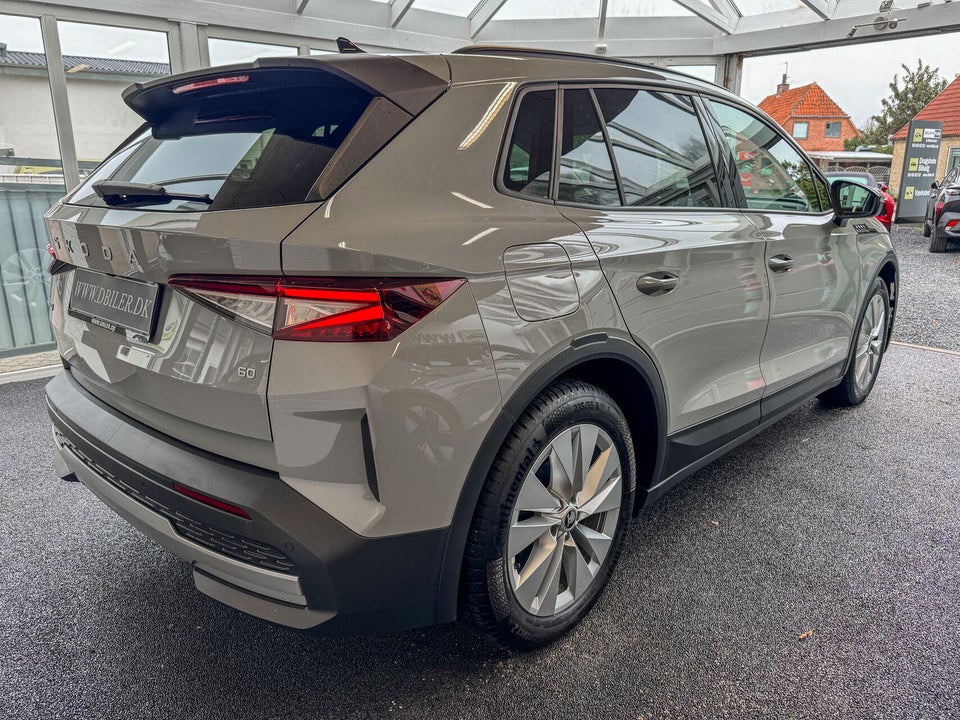 Skoda Elroq 60 iV Loft 5d