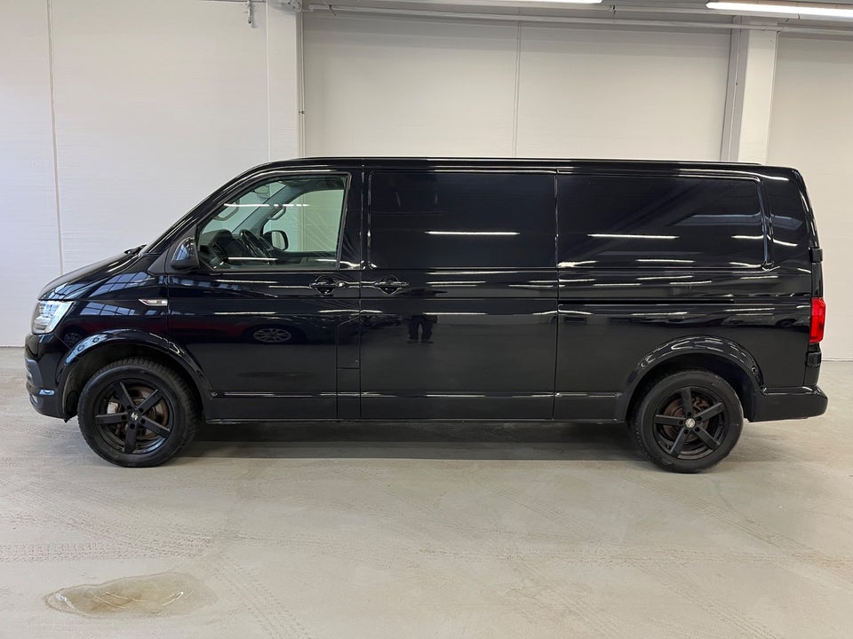 VW Transporter 2,0 TDi 204 Kassevogn DSG lang