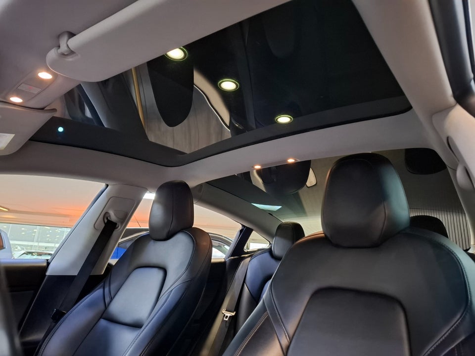 Tesla Model 3 Long Range AWD 4d