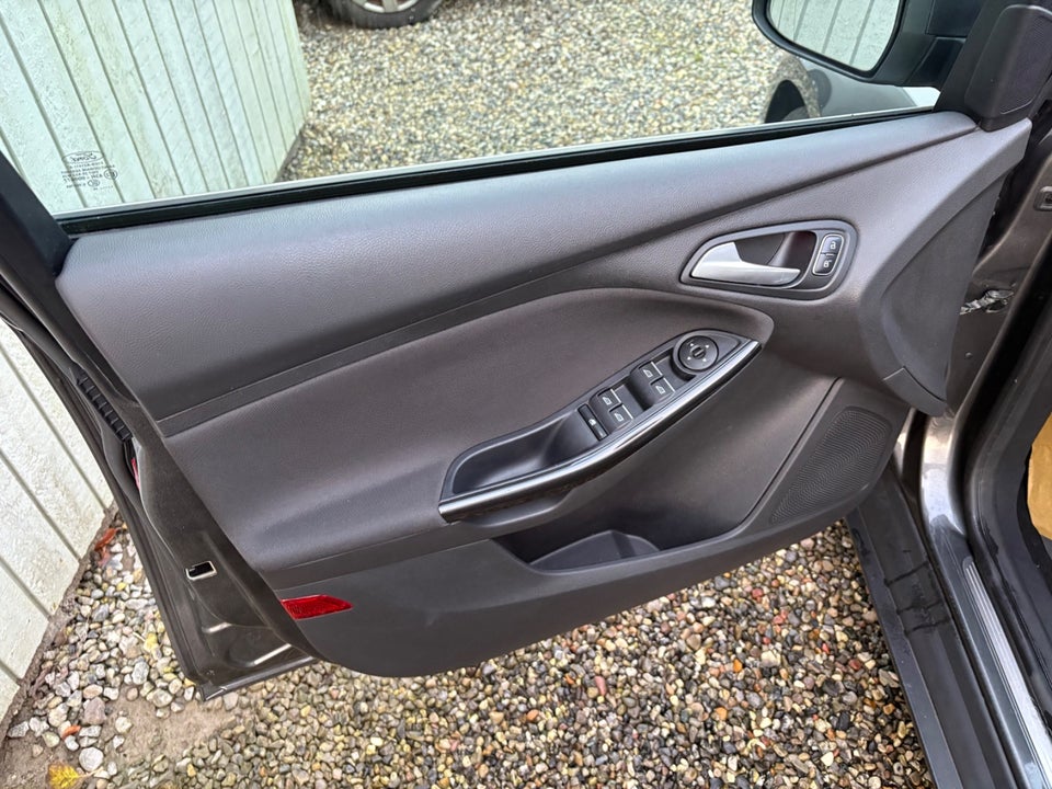 Ford Focus 1,0 SCTi 125 Titanium stc. 5d