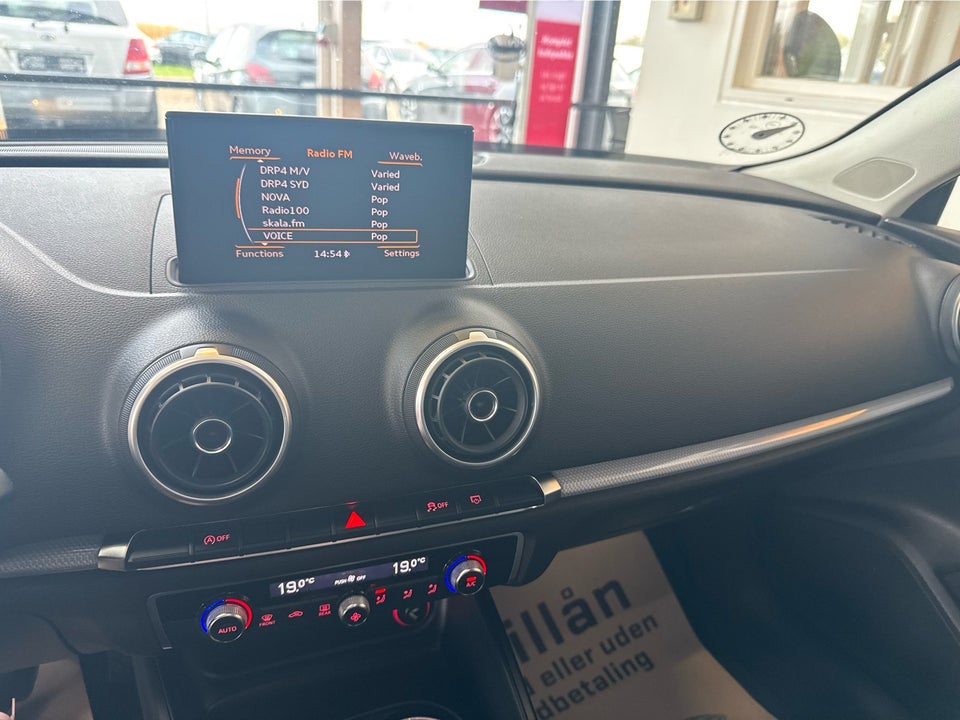 Audi A3 2,0 TDi 150 Ambiente Sportback S-tr. 5d