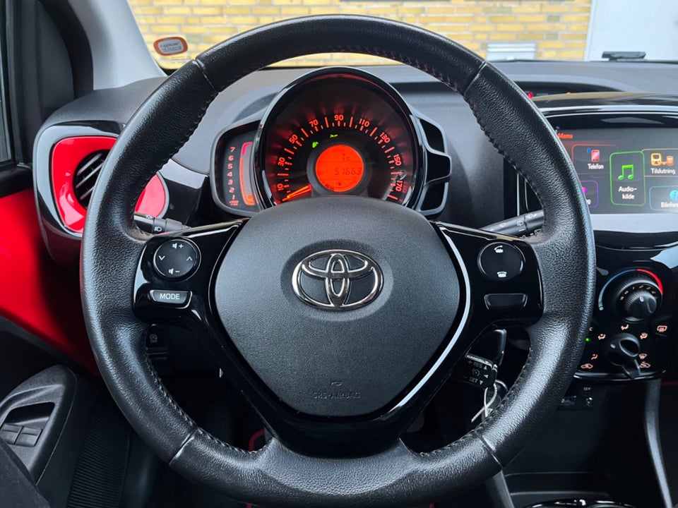 Toyota Aygo 1,0 VVT-i x-play x-touch 5d