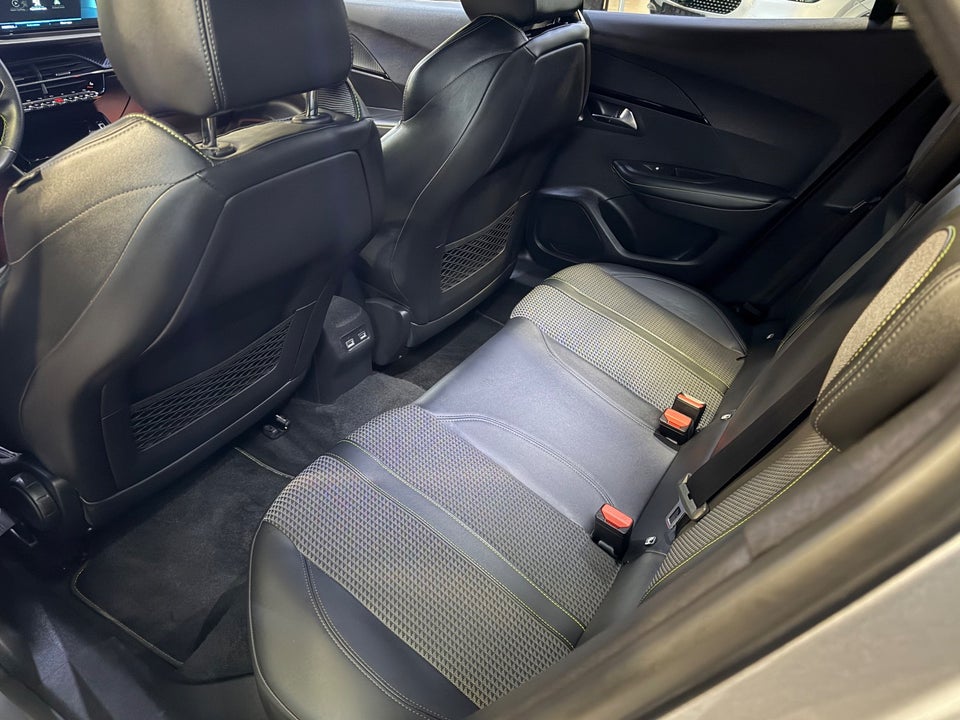 Peugeot e-2008 50 GT 5d